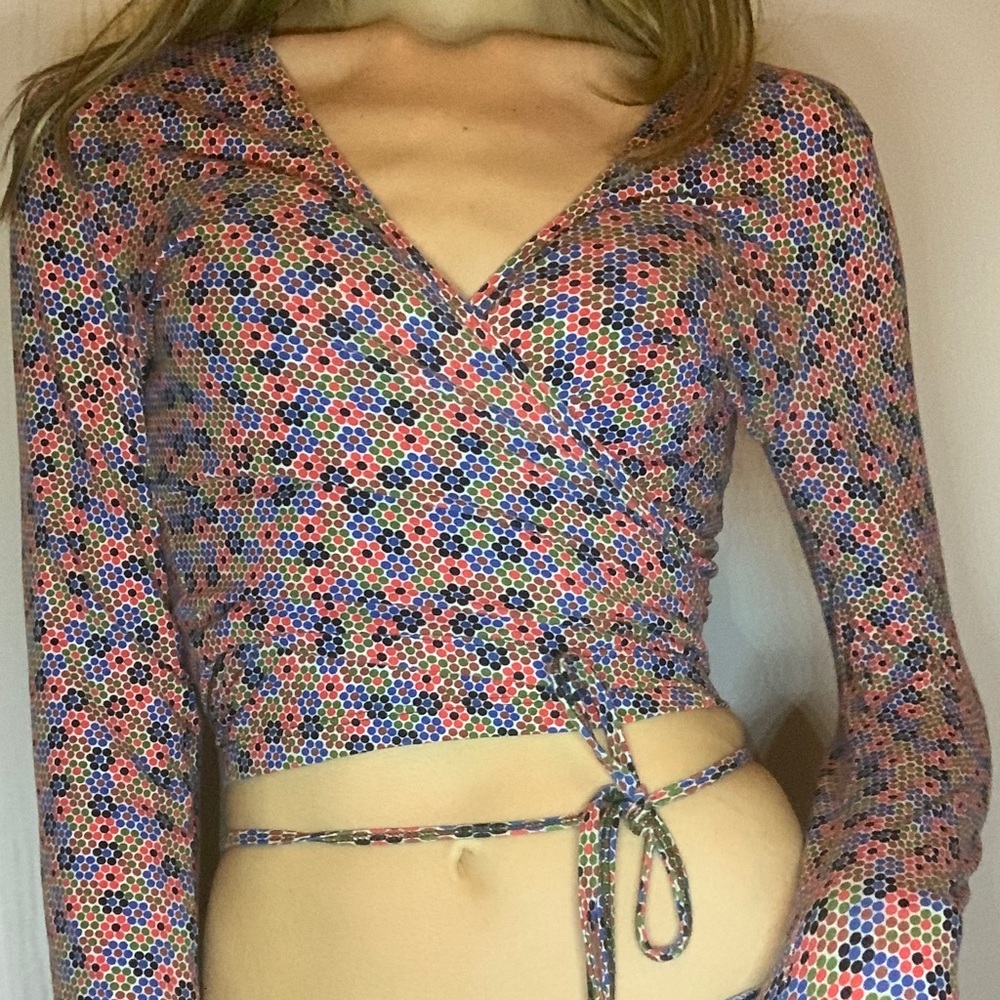 Old American apparel wrap around long sleeve.